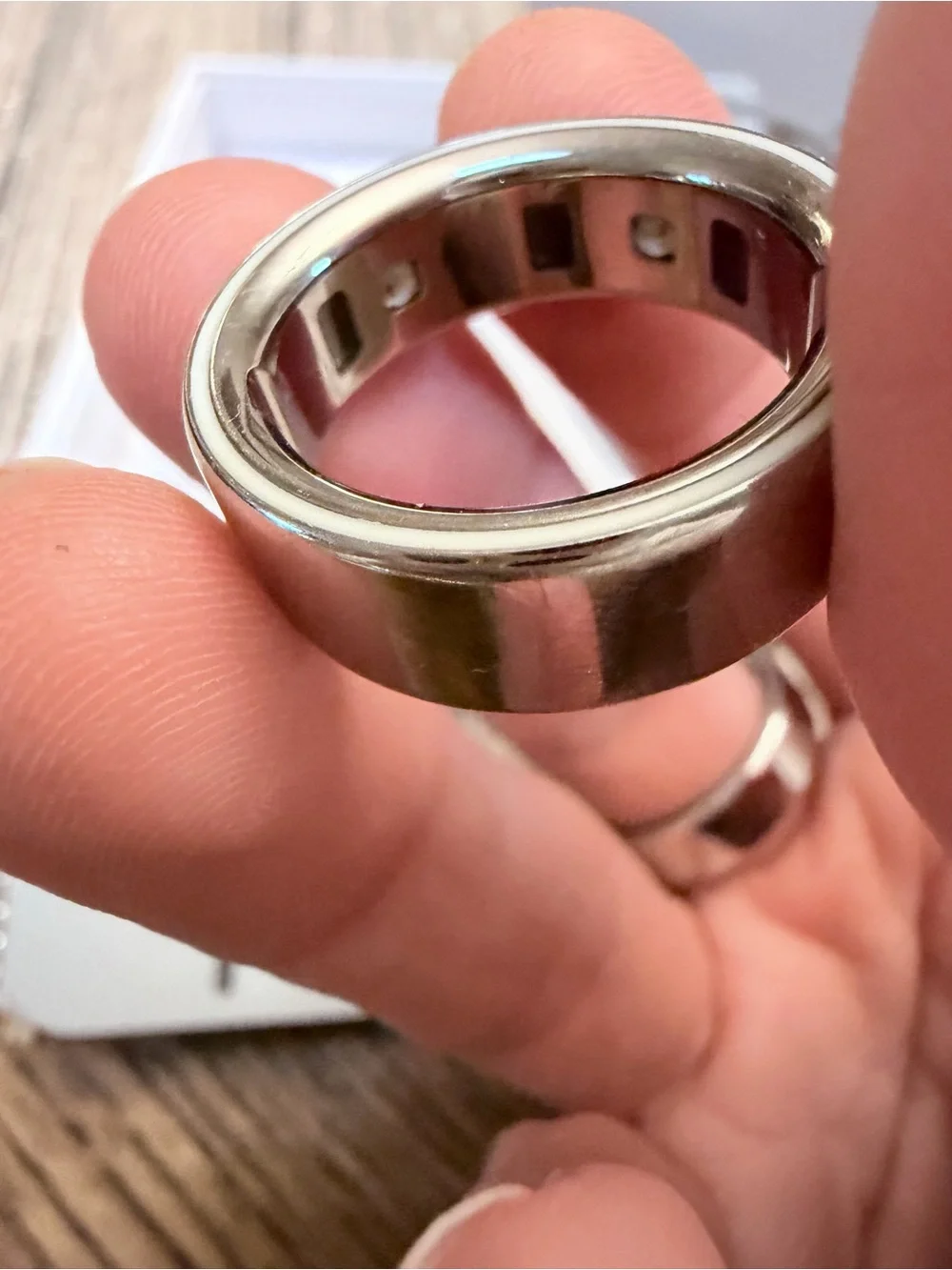 Oura Ring 4 - Smart Wearable Ring - Silver- size 9